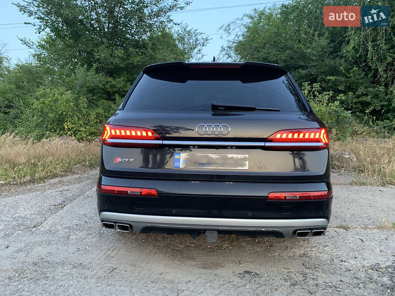 Позашляховик / Кросовер Audi Q7 2019 в Києві