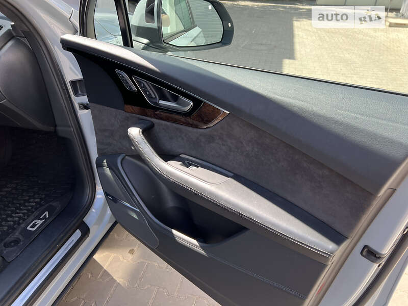 Внедорожник / Кроссовер Audi Q7 2019 в Луцке