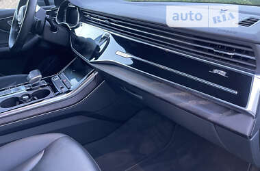 Позашляховик / Кросовер Audi Q7 2021 в Ужгороді