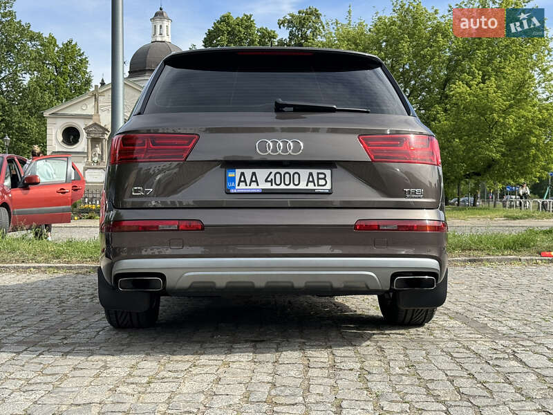 Внедорожник / Кроссовер Audi Q7 2015 в Киеве