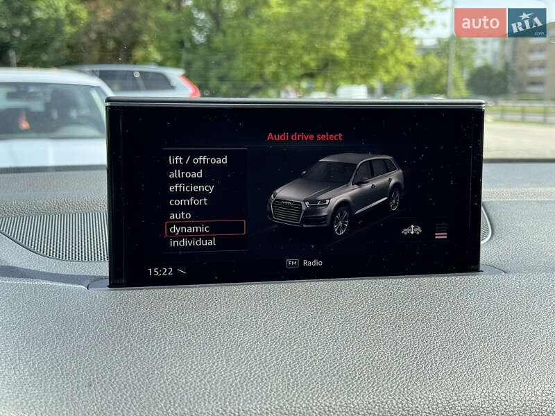 Внедорожник / Кроссовер Audi Q7 2015 в Киеве