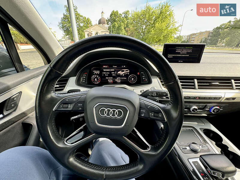 Внедорожник / Кроссовер Audi Q7 2015 в Киеве