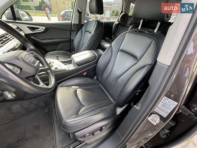 Внедорожник / Кроссовер Audi Q7 2015 в Киеве