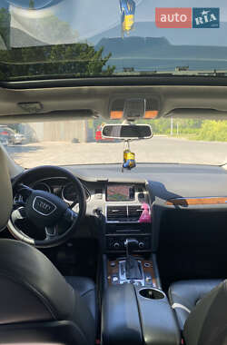 Внедорожник / Кроссовер Audi Q7 2015 в 