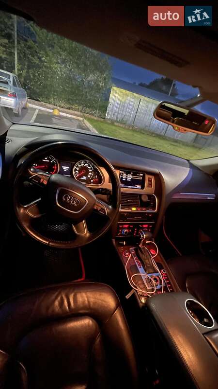 Позашляховик / Кросовер Audi Q7 2012 в Києві