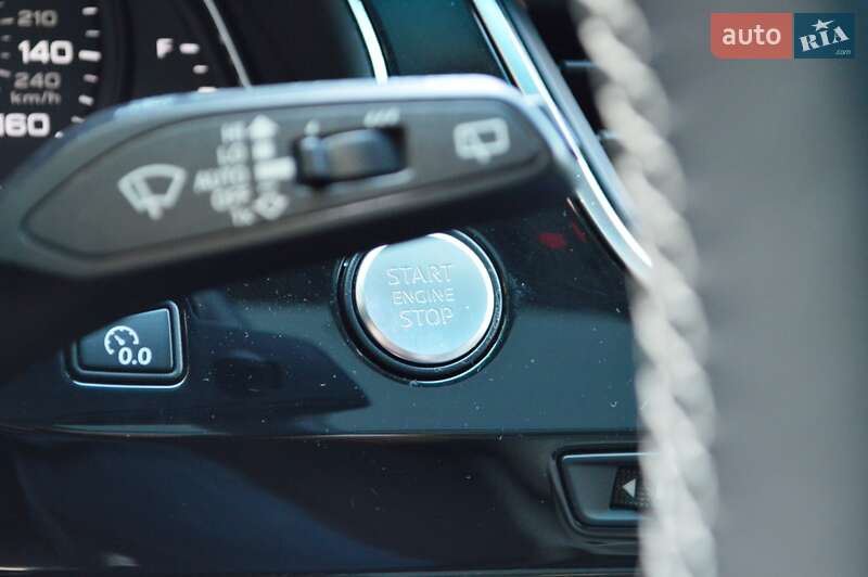 Позашляховик / Кросовер Audi Q7 2016 в Одесі