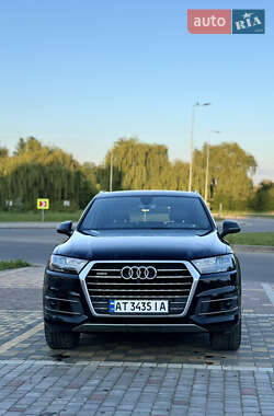 Внедорожник / Кроссовер Audi Q7 2016 в 