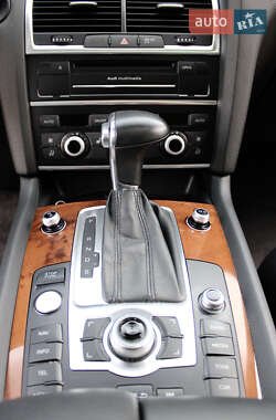 Позашляховик / Кросовер Audi Q7 2015 в 