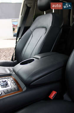 Позашляховик / Кросовер Audi Q7 2015 в 