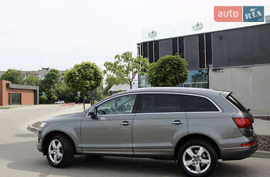 Позашляховик / Кросовер Audi Q7 2015 в 