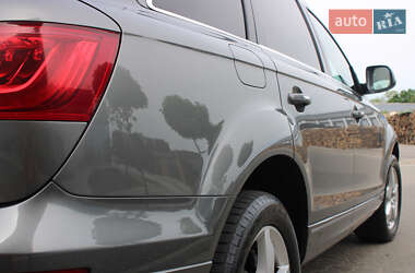 Позашляховик / Кросовер Audi Q7 2015 в 