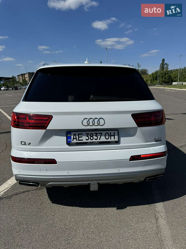 Позашляховик / Кросовер Audi Q7 2016 в Кривому Розі