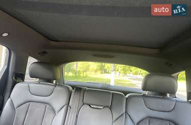 Внедорожник / Кроссовер Audi Q7 2016 в 