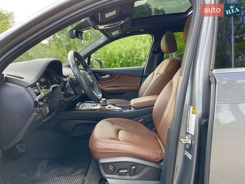 Позашляховик / Кросовер Audi Q7 2017 в Львові