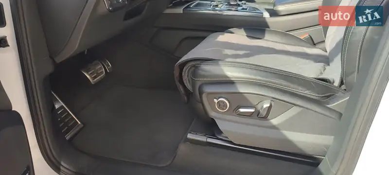Audi Q7 2016 VIN WAUZZZ4M6GD052084 фото оголошення 12 з 261