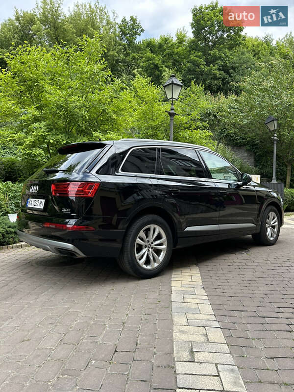 Внедорожник / Кроссовер Audi Q7 2015 в Киеве
