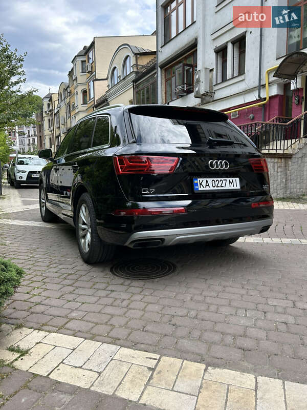 Внедорожник / Кроссовер Audi Q7 2015 в Киеве
