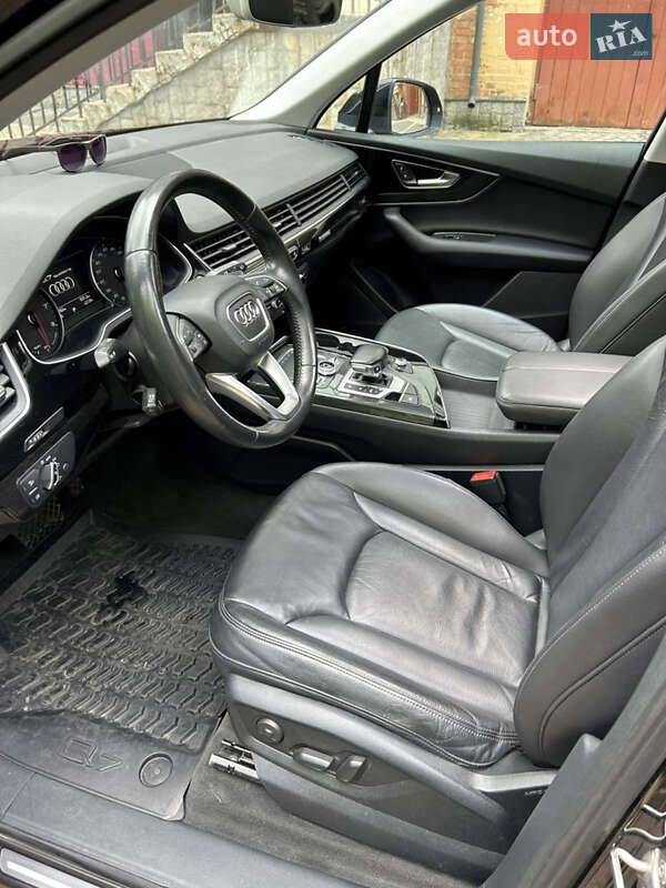 Внедорожник / Кроссовер Audi Q7 2015 в Киеве