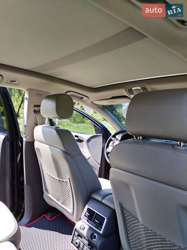 Внедорожник / Кроссовер Audi Q7 2013 в Великом Березном