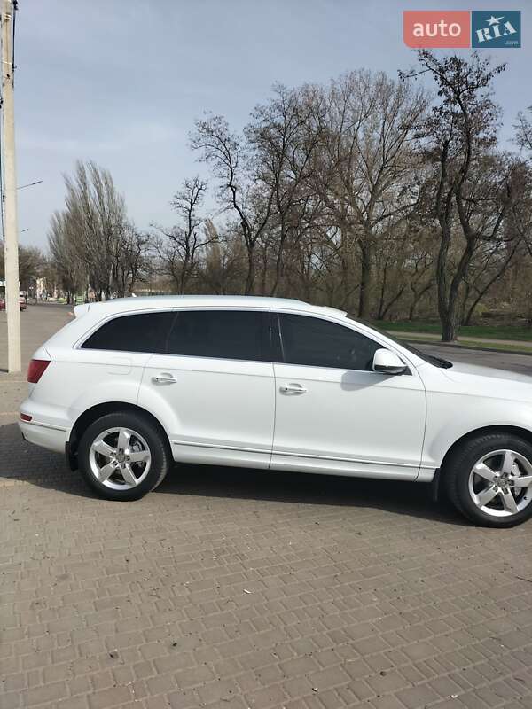 Позашляховик / Кросовер Audi Q7 2015 в Нікополі