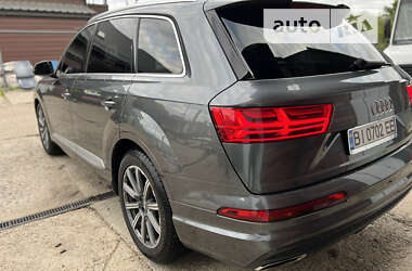 Внедорожник / Кроссовер Audi Q7 2016 в 