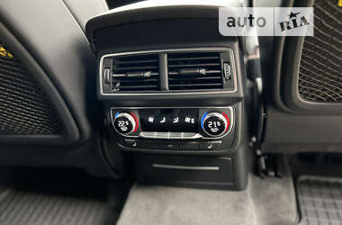 Внедорожник / Кроссовер Audi Q7 2016 в 