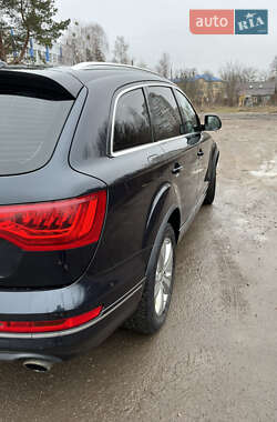 Внедорожник / Кроссовер Audi Q7 2011 в 