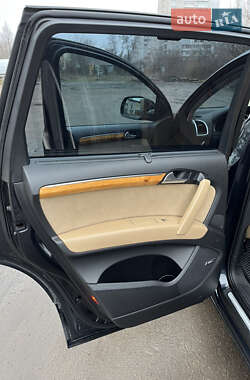 Внедорожник / Кроссовер Audi Q7 2011 в 