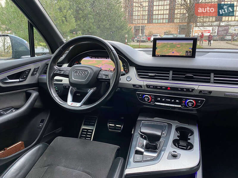 Позашляховик / Кросовер Audi Q7 2016 в Луцьку