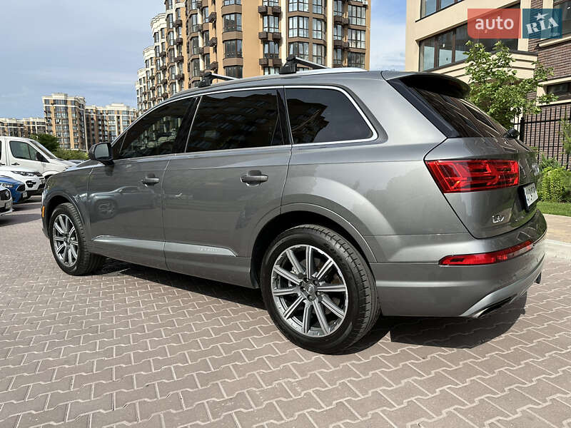 Внедорожник / Кроссовер Audi Q7 2017 в Киеве