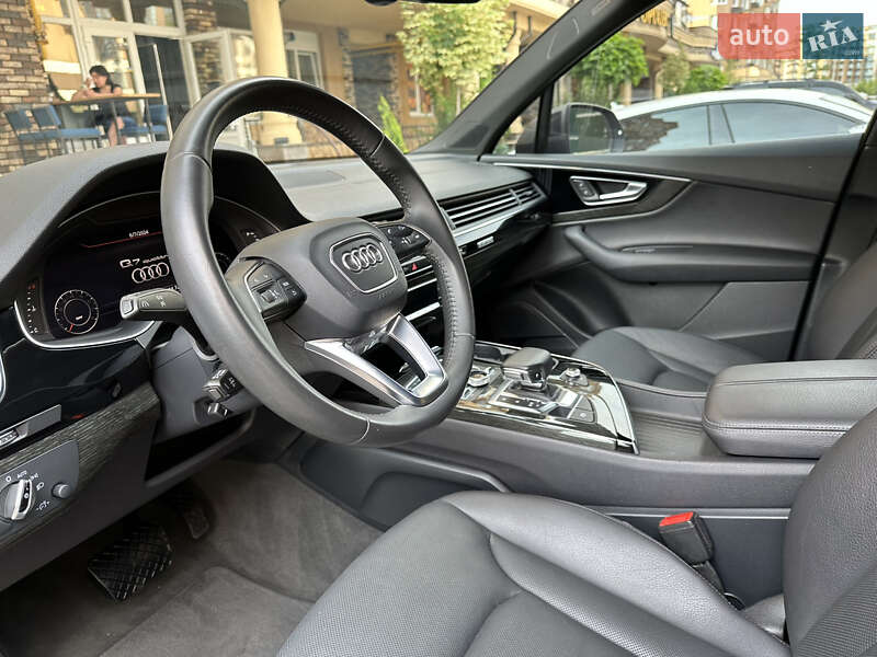 Внедорожник / Кроссовер Audi Q7 2017 в Киеве