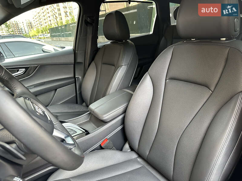 Внедорожник / Кроссовер Audi Q7 2017 в Киеве