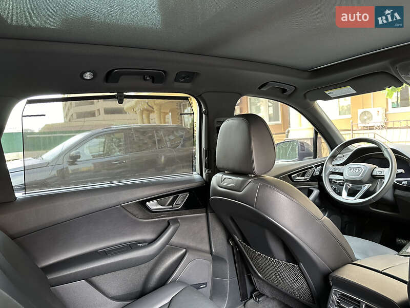Внедорожник / Кроссовер Audi Q7 2017 в Киеве