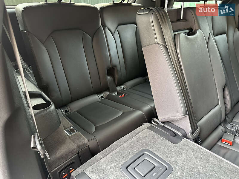 Внедорожник / Кроссовер Audi Q7 2017 в Киеве