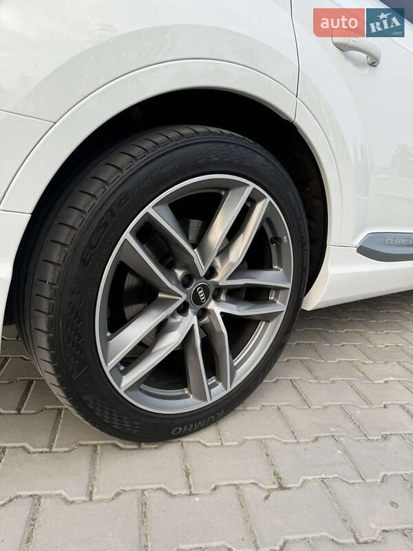 Позашляховик / Кросовер Audi Q7 2015 в Ізмаїлі