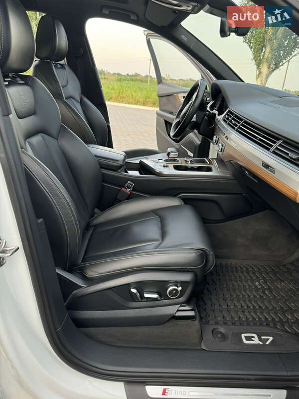 Позашляховик / Кросовер Audi Q7 2015 в Ізмаїлі