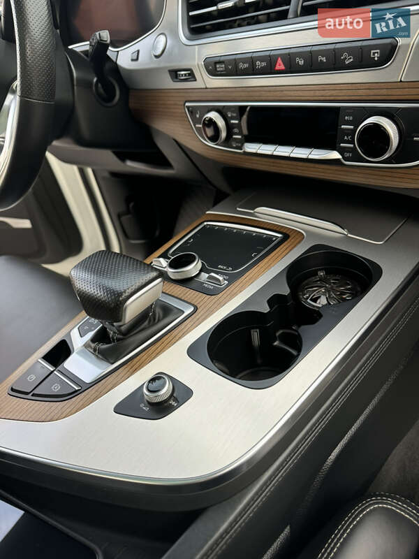 Позашляховик / Кросовер Audi Q7 2015 в Ізмаїлі