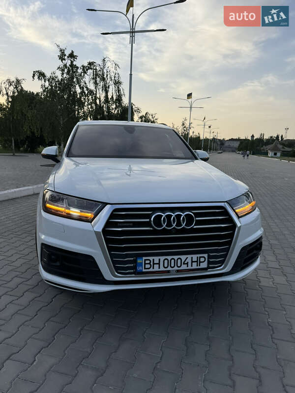 Позашляховик / Кросовер Audi Q7 2015 в Ізмаїлі