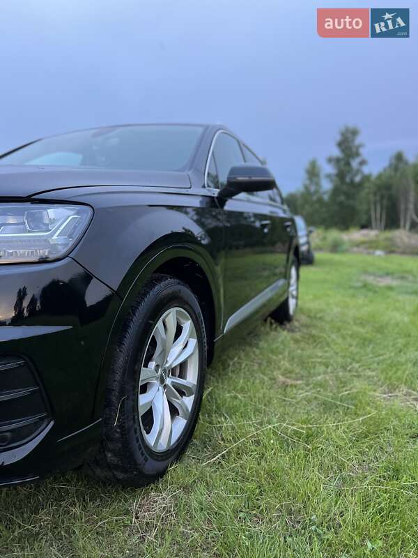 Позашляховик / Кросовер Audi Q7 2016 в Фастові