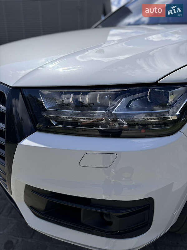 Позашляховик / Кросовер Audi Q7 2016 в Львові