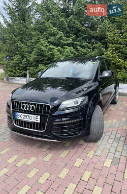 Внедорожник / Кроссовер Audi Q7 2015 в 