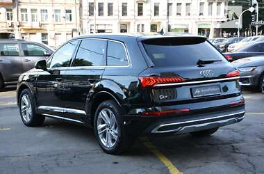 Внедорожник / Кроссовер Audi Q7 2021 в Киеве