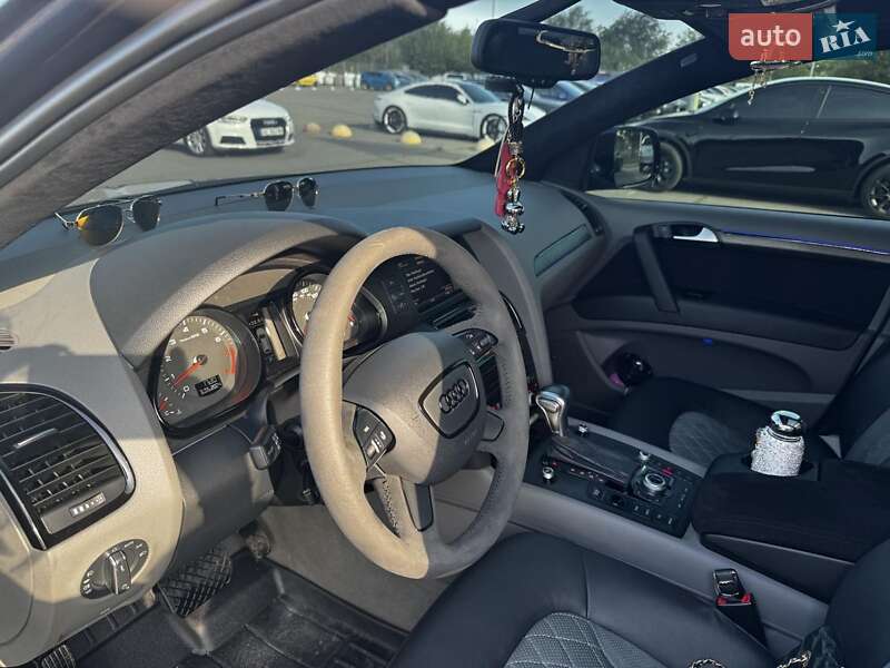 Позашляховик / Кросовер Audi Q7 2014 в Дніпрі