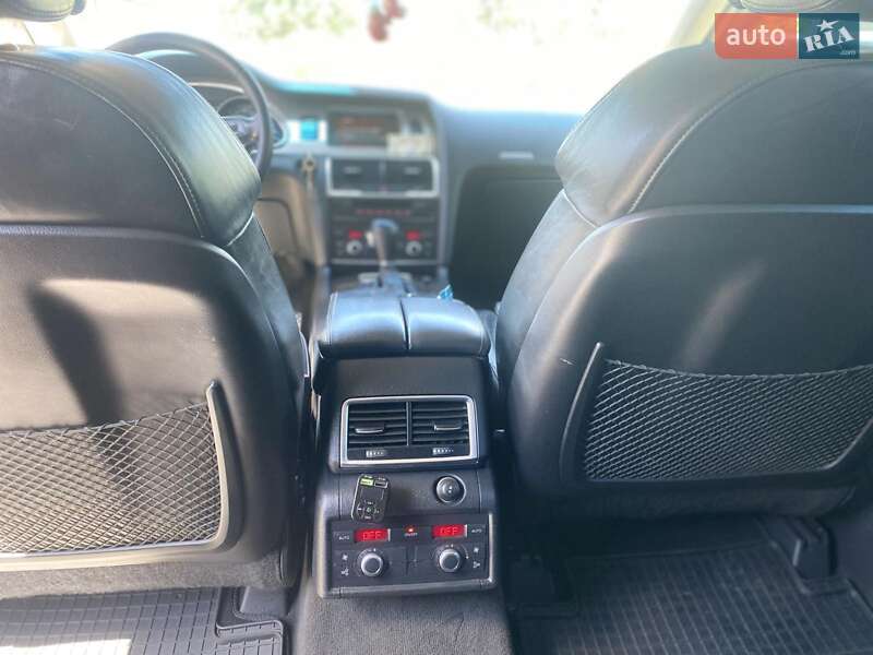 Позашляховик / Кросовер Audi Q7 2008 в Звягелі