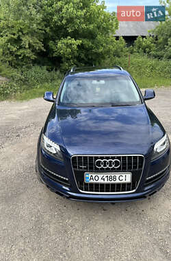 Позашляховик / Кросовер Audi Q7 2012 в 