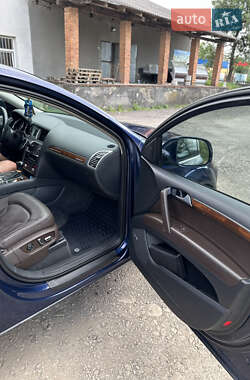 Позашляховик / Кросовер Audi Q7 2012 в 