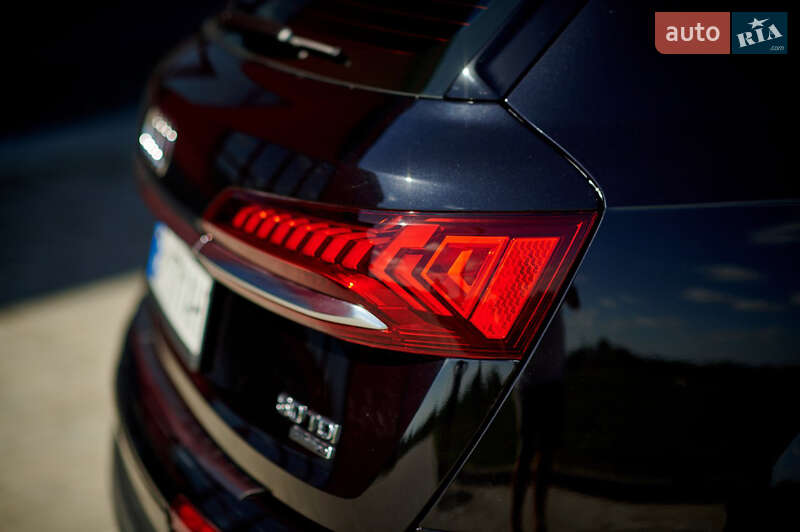 Внедорожник / Кроссовер Audi Q7 2019 в Ровно