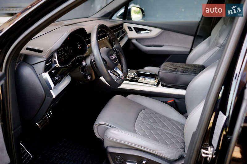Внедорожник / Кроссовер Audi Q7 2019 в Ровно