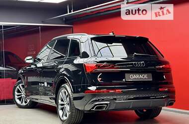 Позашляховик / Кросовер Audi Q7 2024 в Києві