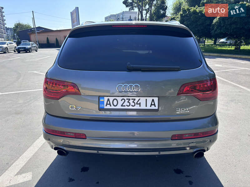 Внедорожник / Кроссовер Audi Q7 2013 в Ужгороде